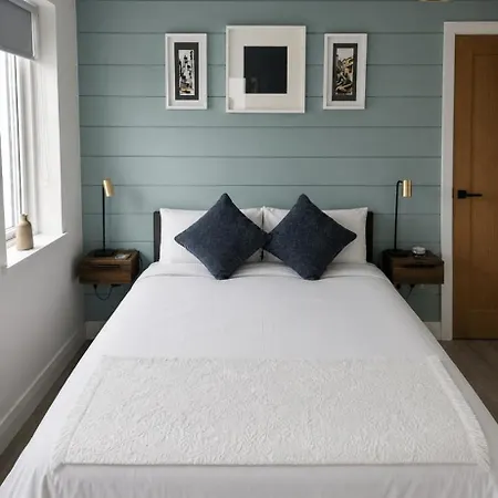 Greenside Retreat